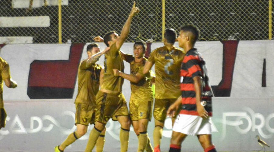 [Vitória supera números negativos da campanha de 2014 atuando dentro de casa]