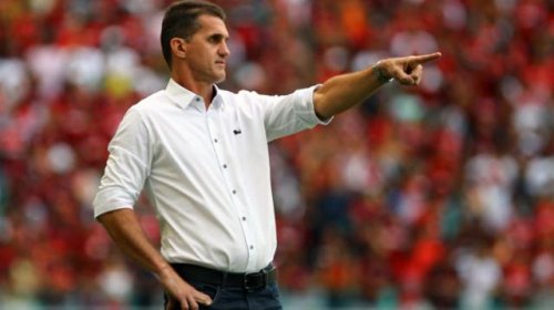 [Vitória terá sete jogadores pendurados no jogo contra o Atlético-PR; cinco são titulares e pod...]