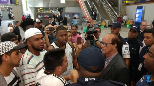 [Acabou o amor? Depois da lua de mel, torcedores do Botafogo questionam desempenho do time na S...]