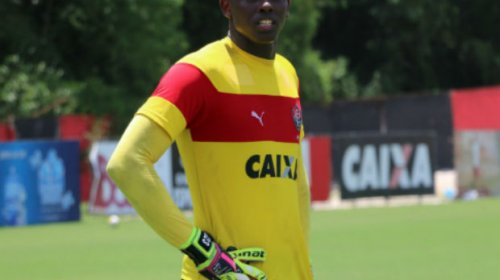 Goleiro Caíque se irrita com críticas e deixa o futuro no Vitória em aberto: [Goleiro Caíque se irrita com críticas e deixa o futuro no Vitória em aberto: