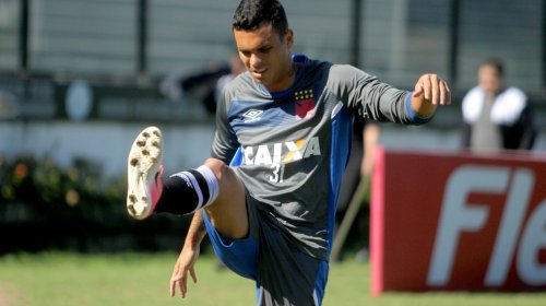Lateral Ramon tem lesão no joelho confirmada e só volta aos gramados em 2018: [Lateral Ramon tem lesão no joelho confirmada e só volta aos gramados em 2018: