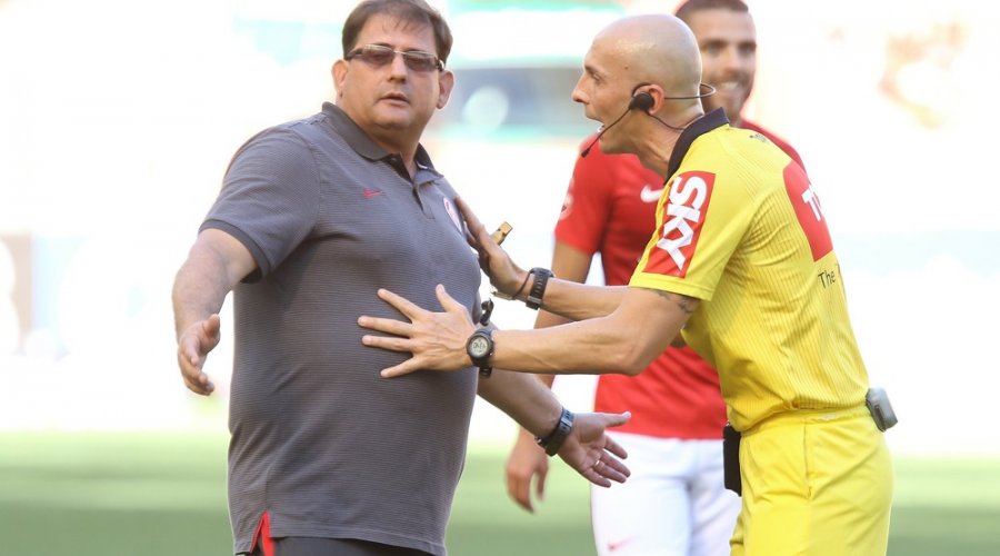 Diretor do Inter explica saída de Guto Ferreira: [Diretor do Inter explica saída de Guto Ferreira: