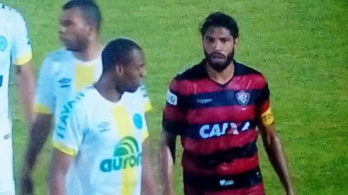 [De virada, Vitória perde para a Chapecoense e sinal vermelho segue ligado]