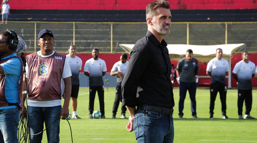 Vágner Mancini lamenta tempo curto de descanso após jogo em Chapecó: [Vágner Mancini lamenta tempo curto de descanso após jogo em Chapecó: