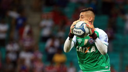 [Por Jean, São Paulo oferece dois laterais e quantia em dinheiro]