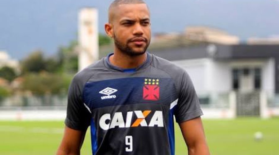 [Zagueiro que passou pela base do Vitória é dispensado do Vasco]
