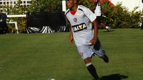 [Baianão 2018: diretoria da Jacuipense anuncia meia ex-Vitória e goleiro com passagem pelo Spor...]