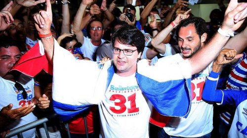 [Novo presidente do Bahia garante permanência de diretor e comenta sobre futuro de atletas]