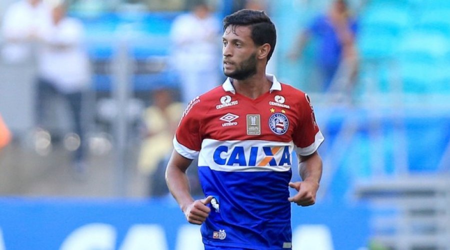 [Corinthians se interessa por lateral, mas Bahia só libera se time paulista ceder três atletas]