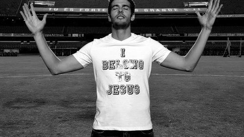 [Pendurou as chuteiras: Kaká surpreende e anuncia aposentadoria aos 35 anos]