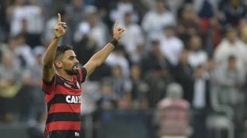 [R$ 10 Milhões; Valor da multa rescisória trava negociação de atacante entre Corinthians e Vito...]