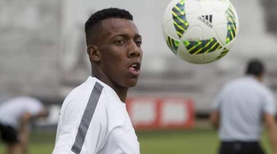 [Fica no Corinthians', afirma empresário de Moises]