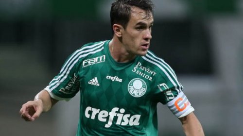 [Vitória está próximo de anunciar lateral-direito]