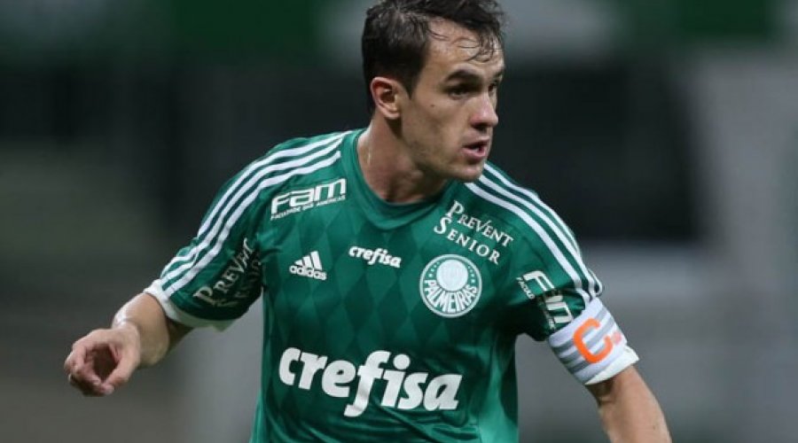 [Vitória está próximo de anunciar lateral-direito]