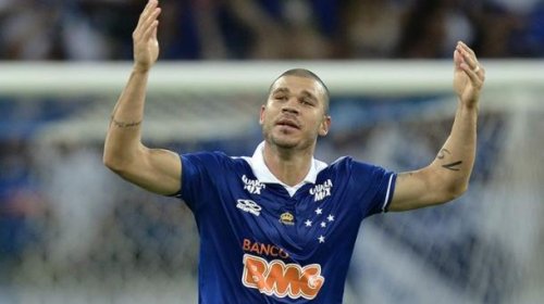 [Bahia anuncia contratação de mais um volante]