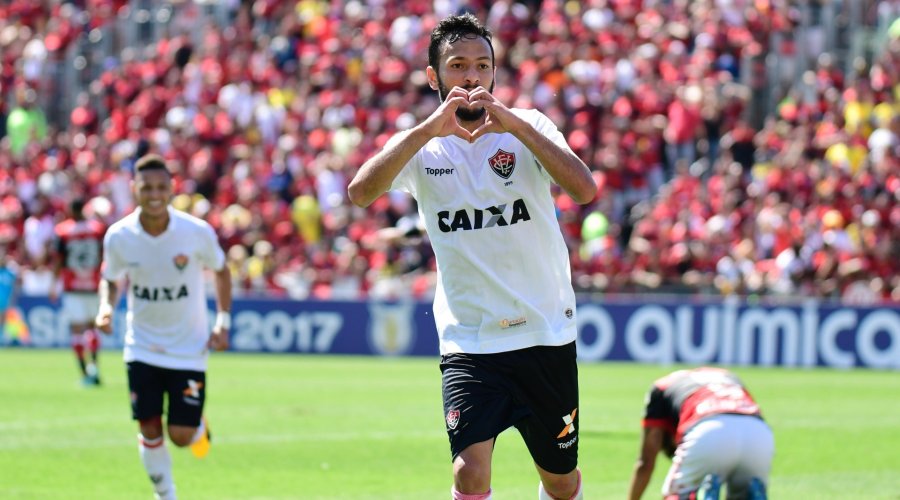 [Flamengo mira em meia do Vitória para temporada 2018]