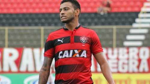[No DM: Lesão afasta Cleiton Xavier dos gramados por 120 dias]