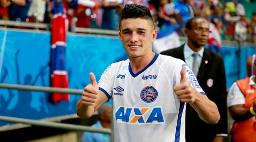 [Agora é oficial: Presidente do Bahia confirma saída de volante ]