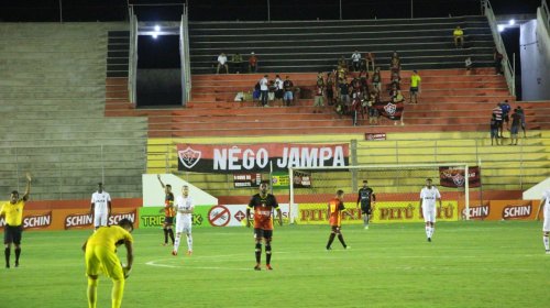[Vitória bate o Globo em estreia  no Nordestão]