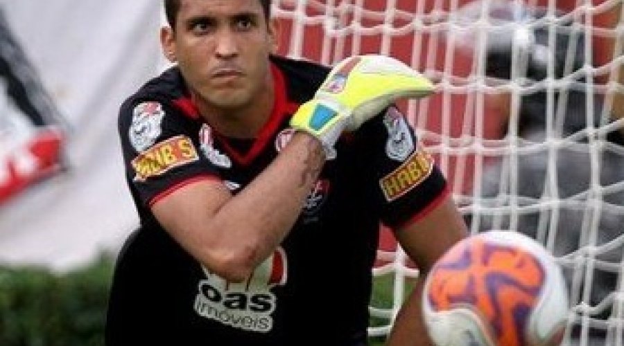[Jequié contrata goleiro com passagens por Vitória e seleção Brasileira]