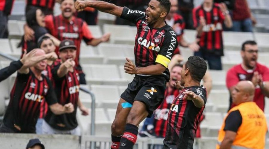 [Com aspirantes, Atlético paranaense vence na primeira rodada do Campeonato Paranaense]