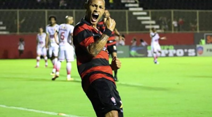 [Ano novo, problemas velhos: Vitória fica só no empate com a Jauzeirense no Barradão]