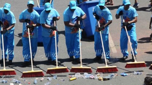 [Impressionante: Em três dias de folia, agentes da Limpurb retiram mais de 800 toneladas de lix...]