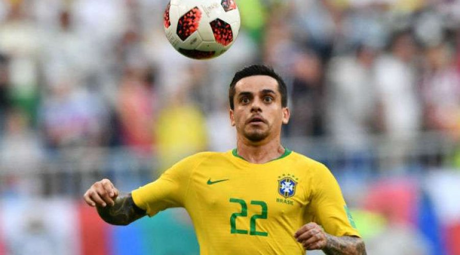 [Tite convoca Fagner para amistosos após Daniel Alves se lesionar]