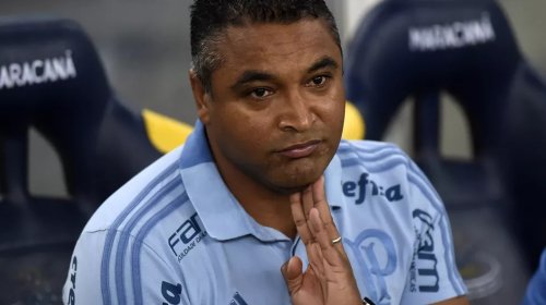 [Novo técnico do Bahia desembarca em Salvador]