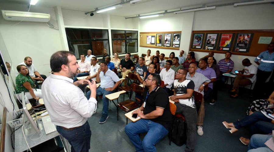 [População tira dúvidas sobre obras do BRT em reuniões nos bairros]