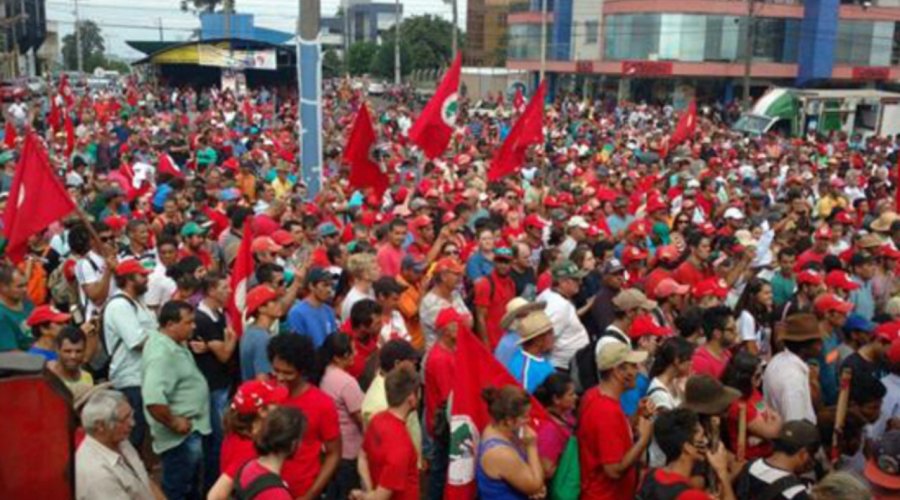 [Manifestação do MST chega a Salvador, pedem Lula Livre e protestam contra a reforma da Previdência]