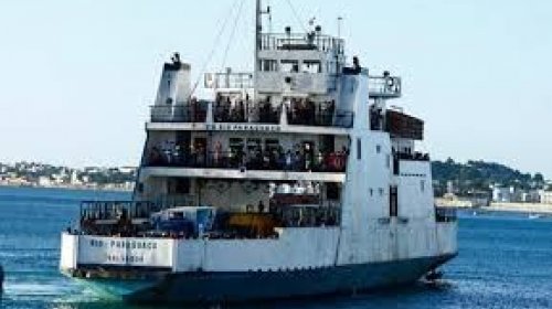 [Ônibus e caminhões tem viagem suspensas no ferry-boate durante feriadão]