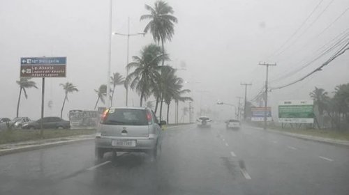 [Final de semana em Salvador promete ser de fortes chuvas]