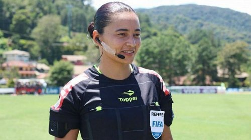 [Mulheres no futebol: após 14 anos, brasileirão passa a ter árbitras]