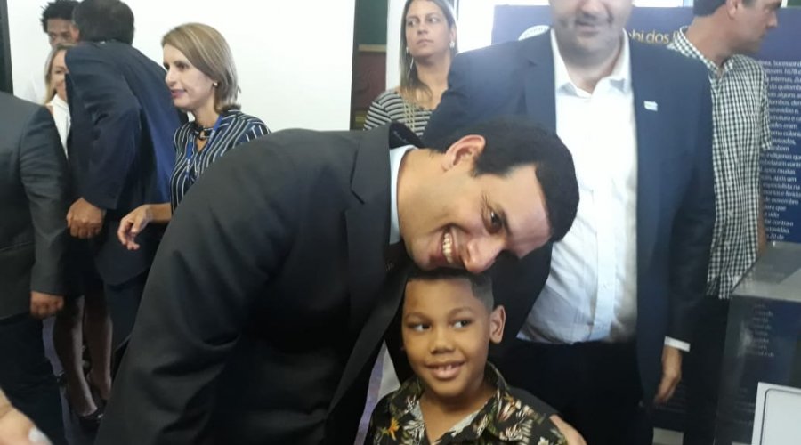 [Prefeitura de Salvador assina convênio com AMA para beneficiar pessoas com autismo]