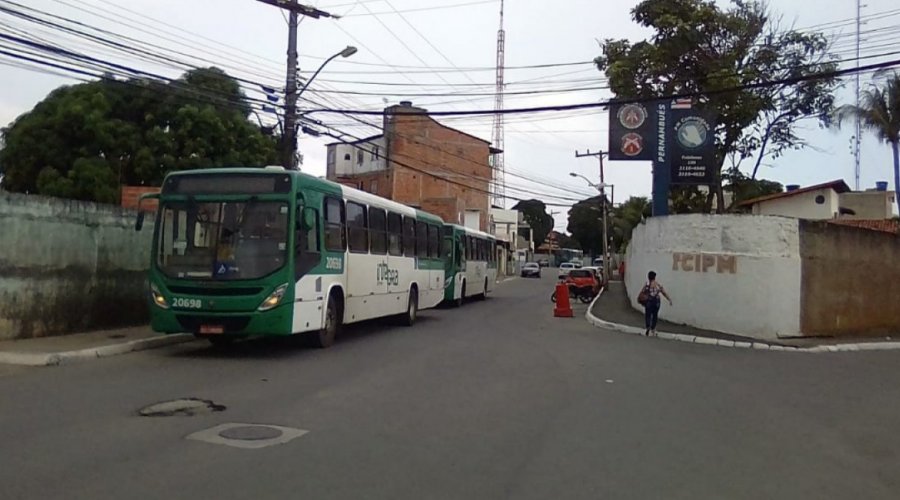 [Final de linha de Pernambués é alterado por causa de reparos em postes]