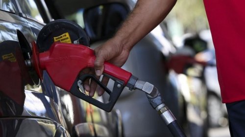 [Postos de Salvador venderão gasolina pela metade do preço ]