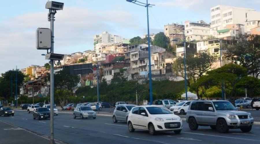 [Notificações por excesso de velocidade caem 38%, aponta Transalvador]