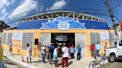 [Jardim Cruzeiro ganha primeiro mercado popular para abrigar feirantes]