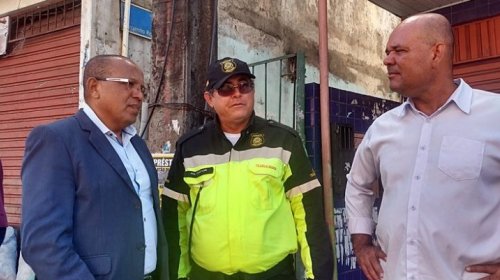 [Vereador Suíca acompanha atuação da Transalvador no Bairro da Santa Cruz]