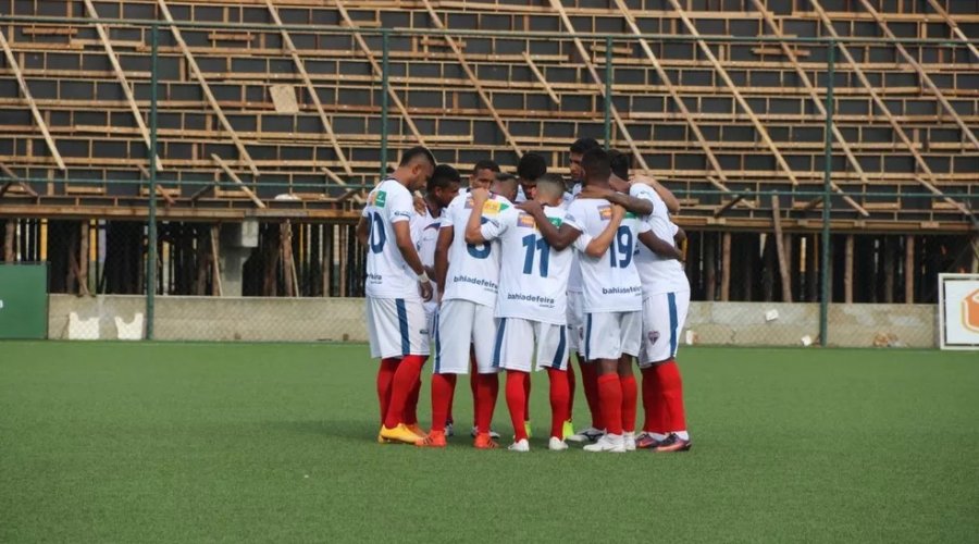 [Bahia de Feira usa jogador irregular e STJD elimina time da série D]