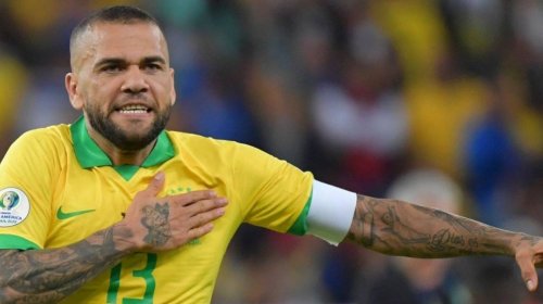 [Daniel Alves é eleito o melhor jogador da Copa América]