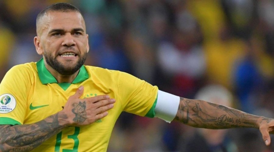 [Daniel Alves é eleito o melhor jogador da Copa América]