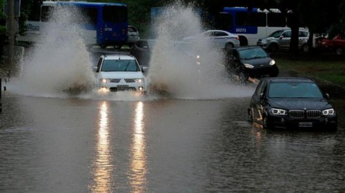[Defesa Civil registra 24 ocorrências devido à chuva em Salvador]