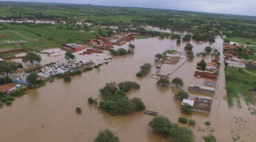[Coronel João Sá: rompimento de barragem deixa 150 famílias desabrigadas]