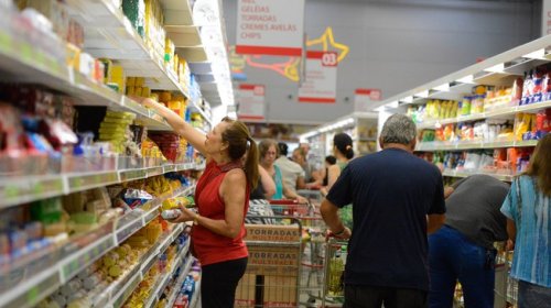 [Alimentos voltam a aumentar depois de duas deflações seguidas, diz IBGE]