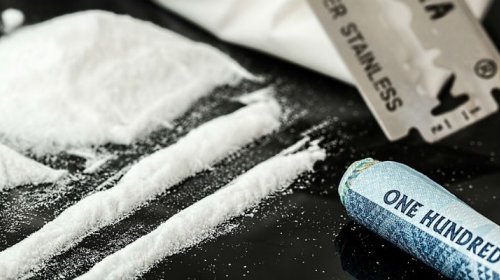 [Juiz aprova cocaína recreativa para dois usuários]