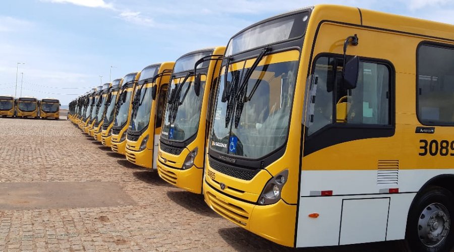 [Empresa atrasa entrega de ônibus em salvador e pode ser multada]