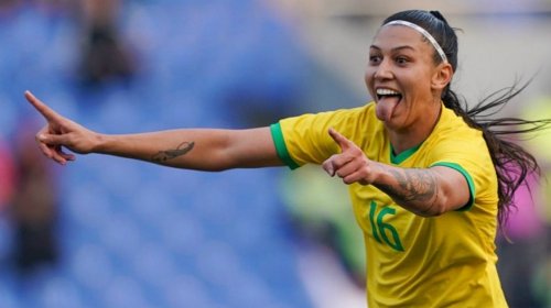 [Seleção feminina goleia o Canadá em semifinal de torneio na China]