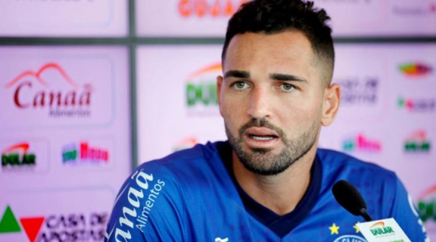 [Gilberto pede desculpas à torcida do Bahia]